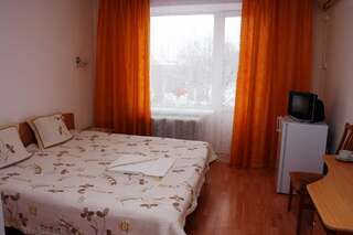 Отель Гостиница «Киев» Полтава Стандартный двухместный номер с 1 кроватью или 2 отдельными кроватями-3