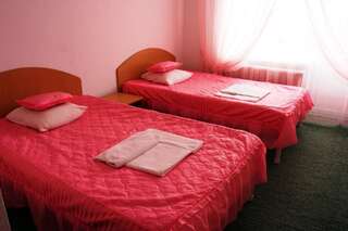 Отель Гостиница «Киев» Полтава Стандартный двухместный номер с 1 кроватью или 2 отдельными кроватями-1